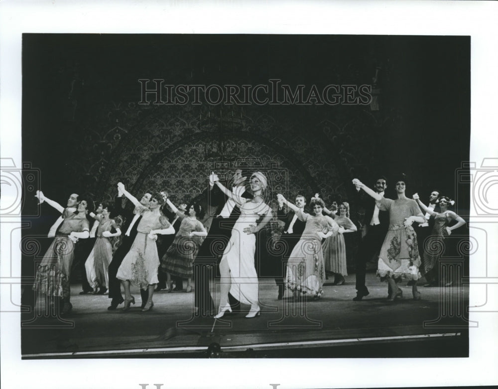 1976 Press Photo Actress Meg Bussert Stars in Irene Musical - nox07508