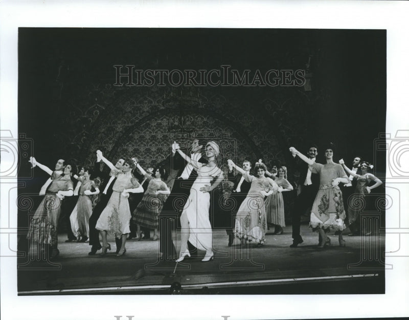 Load image into Gallery viewer, 1976 Press Photo Actress Meg Bussert Stars in Irene Musical - nox07508
