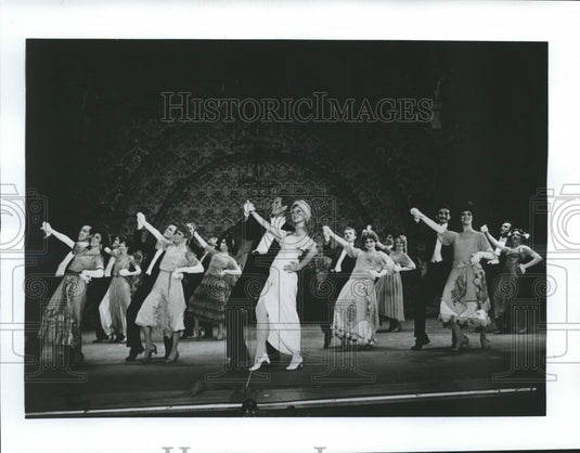 1976 Press Photo Actress Meg Bussert Stars in Irene Musical - nox07508