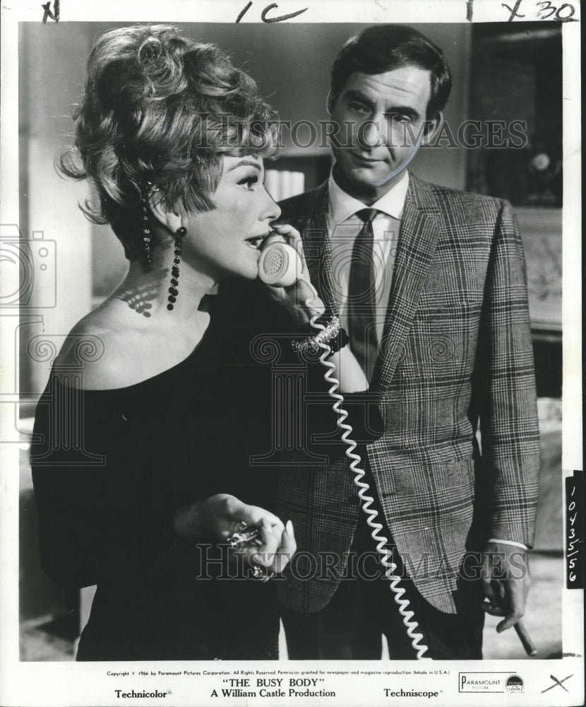 1967 Press Photo Sid Caesar and Anne Baxter on &quot;The Busy Body&quot; - nox08430- Historic Images