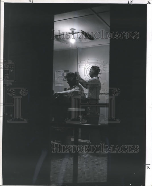 1959 Press Photo Barber J.H. Pugh Works On W.M. Dearman's Hair - nox08484