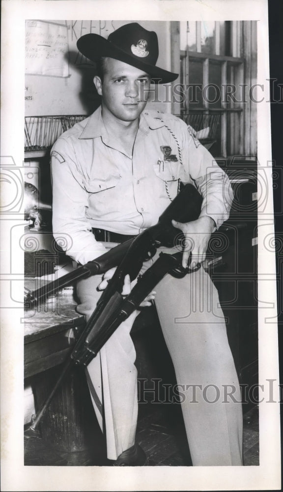 Load image into Gallery viewer, 1955 Press Photo State Police Trooper John J. Buccola Holding Rifles - nox08592
