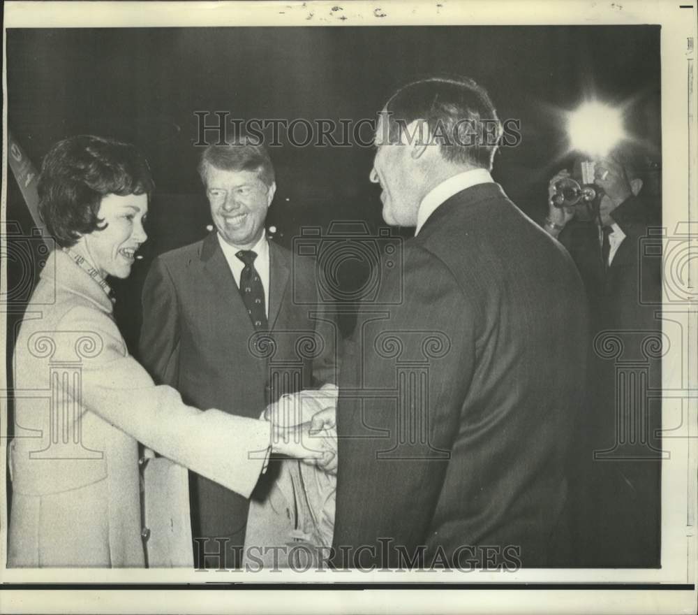 1970 Press Photo Governor-Elect &amp; Mrs. Jimmy Carter welcomed by Governor Scott- Historic Images