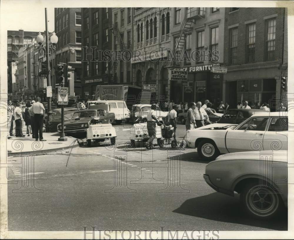 1970 Press Photo Traffic along Camp Street in New Orleans - nox09092- Historic Images