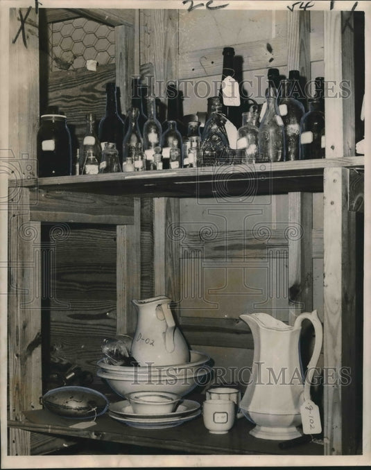1964 Press Photo Antique Pitchers, Bowls, Cups, and Medicine Bottles - nox10256