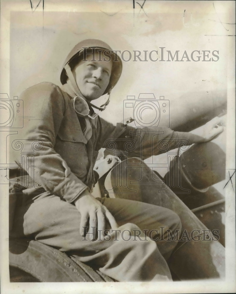 1951 Press Photo Associated Press - Hal Boyle, Pulitzer Prize Winner - nox10296- Historic Images