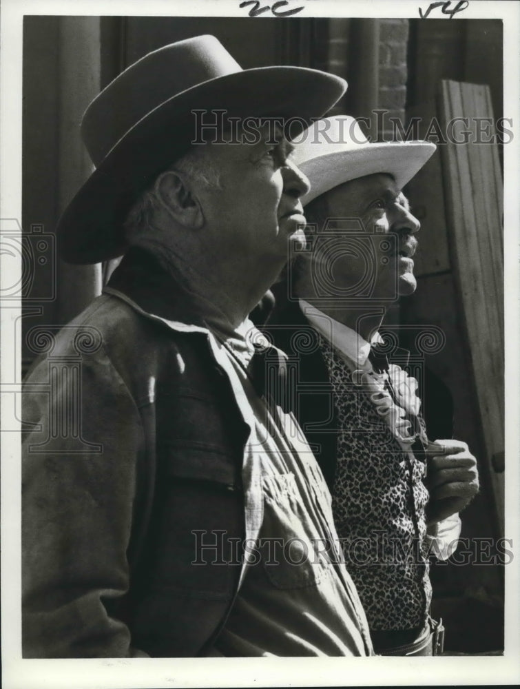 Load image into Gallery viewer, 1971 Press Photo Walter Brennan-Fred Astaire-The Over-The-Hill-Gang Rides Again
