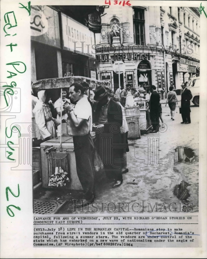 1964 Press Photo Street Vendors in Old Quarter of Bucharest, Romania - nox10566