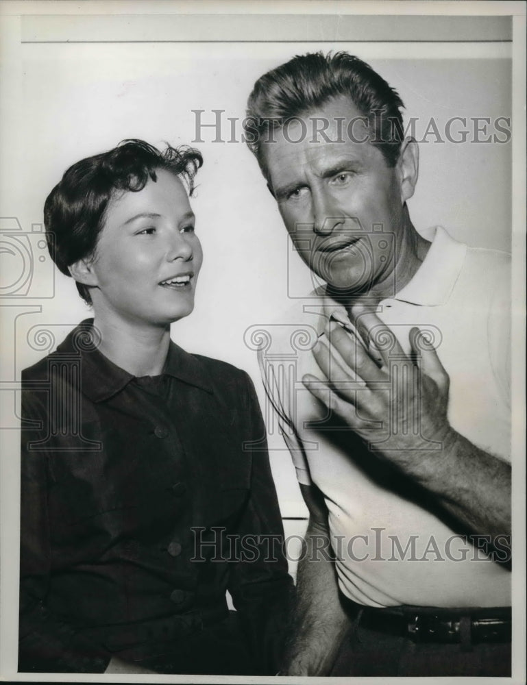 Load image into Gallery viewer, 1959 Press Photo Lloyd Bridges &amp; Caren Lenay in Westinghouse Desilu Playhouse
