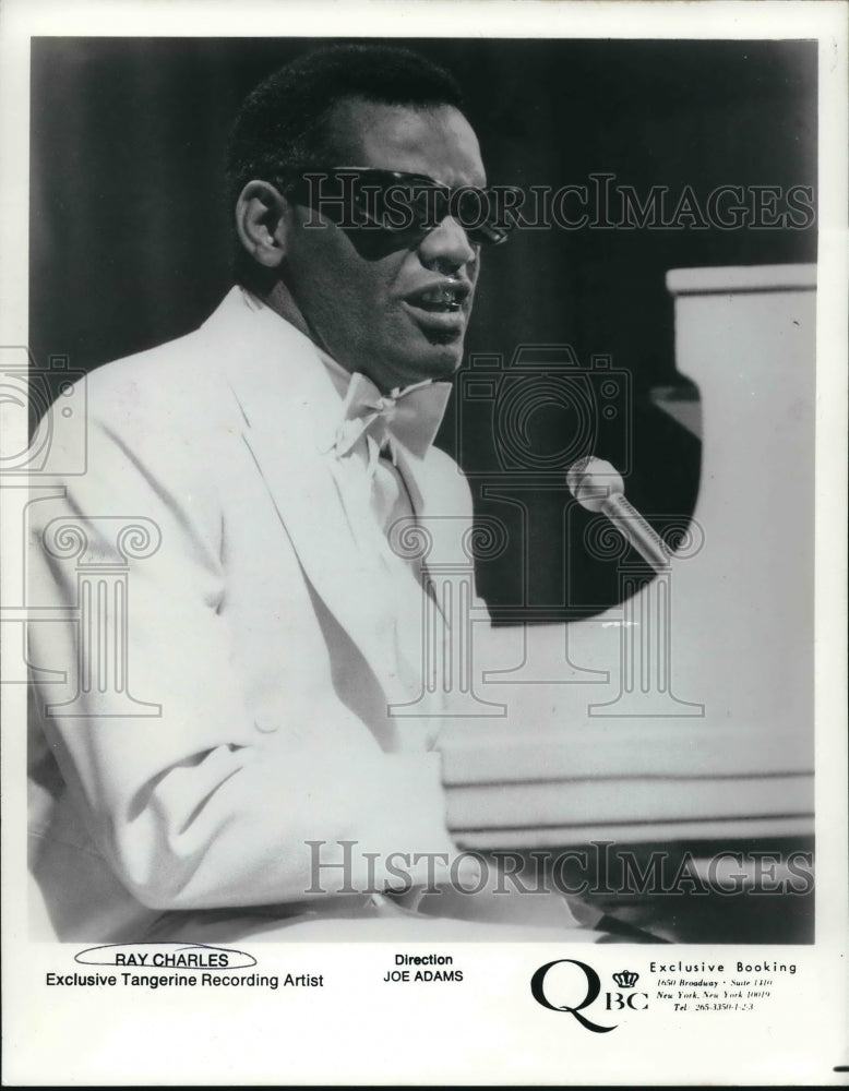 1984 Press Photo Ray Charles Singing and Playing the Piano - nox10718- Historic Images