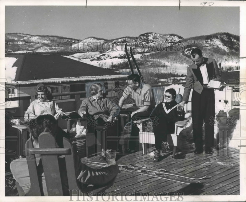 Load image into Gallery viewer, 1957 Press Photo Ski Resort Visitors in Ottawa, Canada - nox10977
