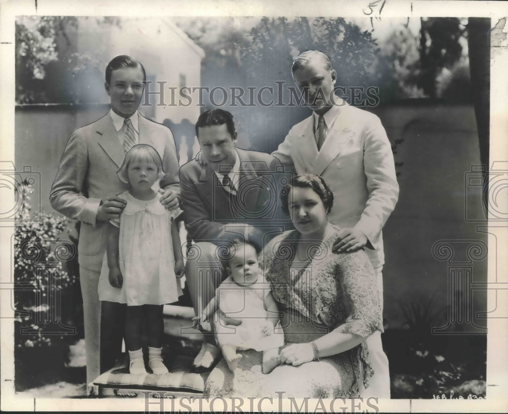 1935 Press Photo Actor Joe E. Brown with His Family - nox11041