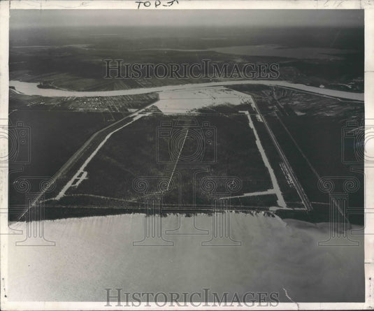 1950 Press Photo New Orleans - Bonnet Carre Spillway Spills Mississippi River