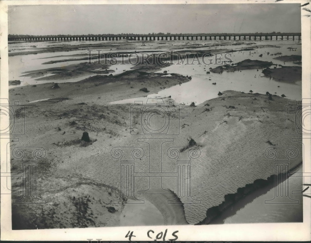 1945 Press Photo View from Airline Highway Bridge facing the Mississippi River- Historic Images