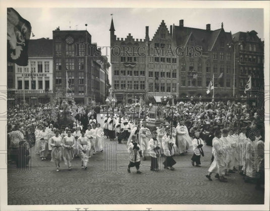 1961 Press Photo The Procession of the Holy Blood at Bruges, Belgium - nox11288
