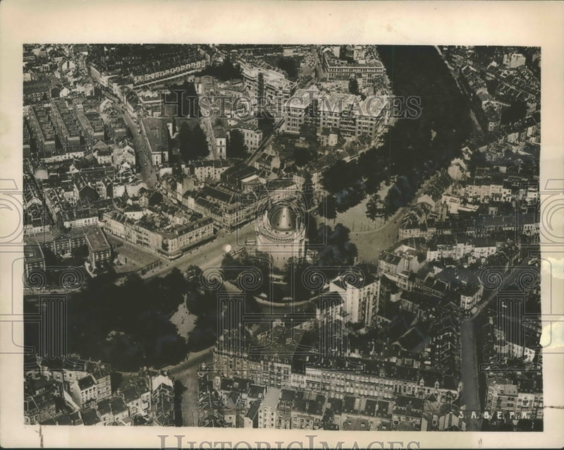 Load image into Gallery viewer, 1940 Press Photo Aerial View of Brussels, Belgium, La Poret de Hal Section
