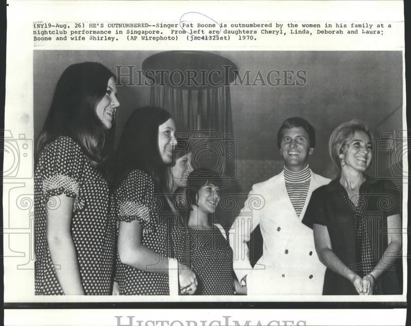 Load image into Gallery viewer, 1970 Press Photo Singer Pat Boone with Family at Nightclub in Singapore
