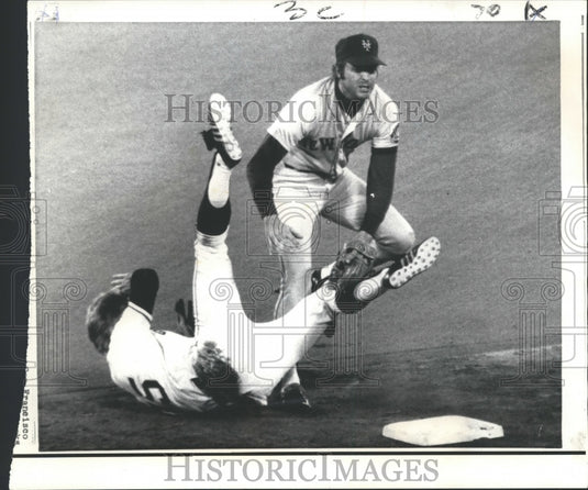 1972 Press Photo New York Mets vs San Francisco Baseball Game-Players Crash