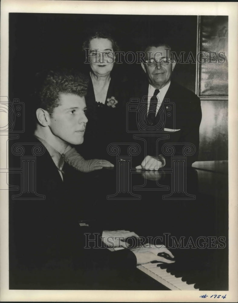 Press Photo Musician Pianist Van Cliburn with Parents Mr. & Mrs. Harvey Cliburn