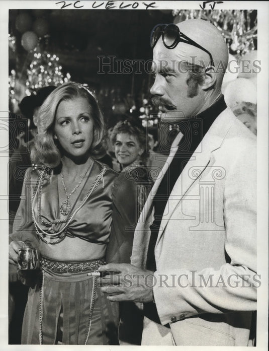 1974 Press Photo Actress Laraine Stephens and Actor Frank Converse in Movin' On