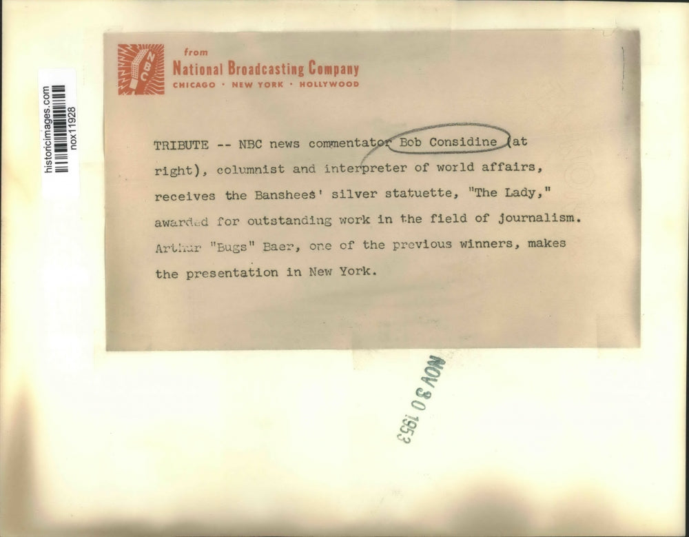 1953 Press Photo Bob Considine receives "The Lady" award from Arthur "Bugs" Baer