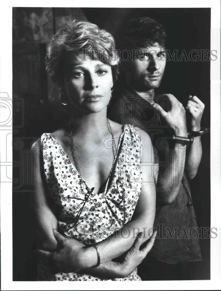 Load image into Gallery viewer, 1988 Press Photo "Dadah Is Death" - Julie Christie and John Polson on CBS
