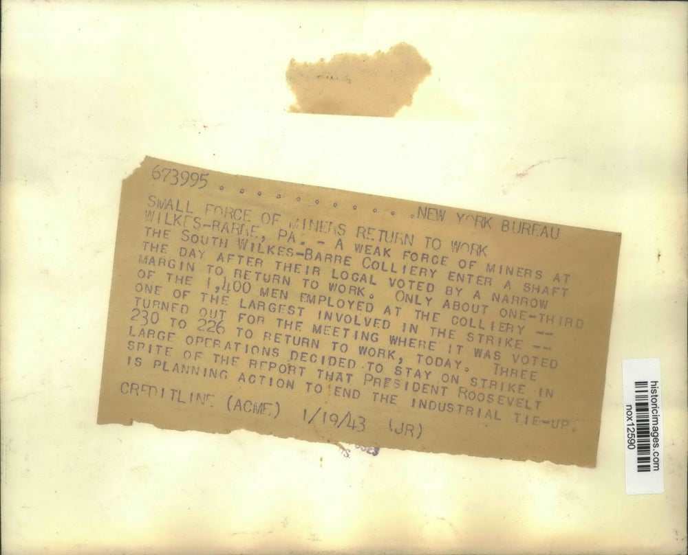 1943 Press Photo Mining - Some South Wilkes-Barre Colliery Miners Return to Work