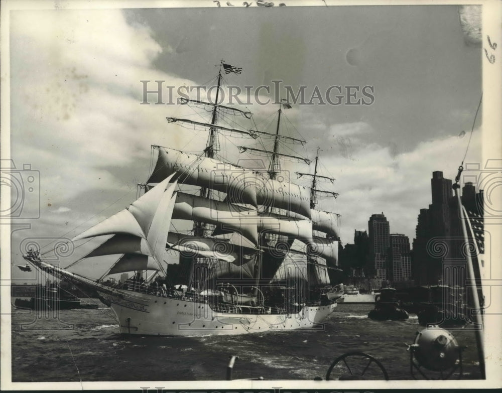 1957 Press Photo S.S. Christian Radich - Norwegian Ship in New York Harbor