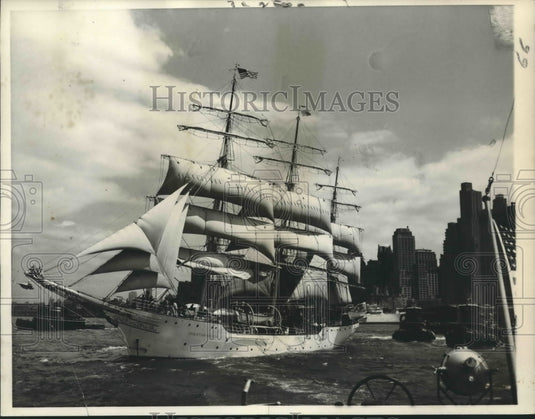 1957 Press Photo S.S. Christian Radich - Norwegian Ship in New York Harbor
