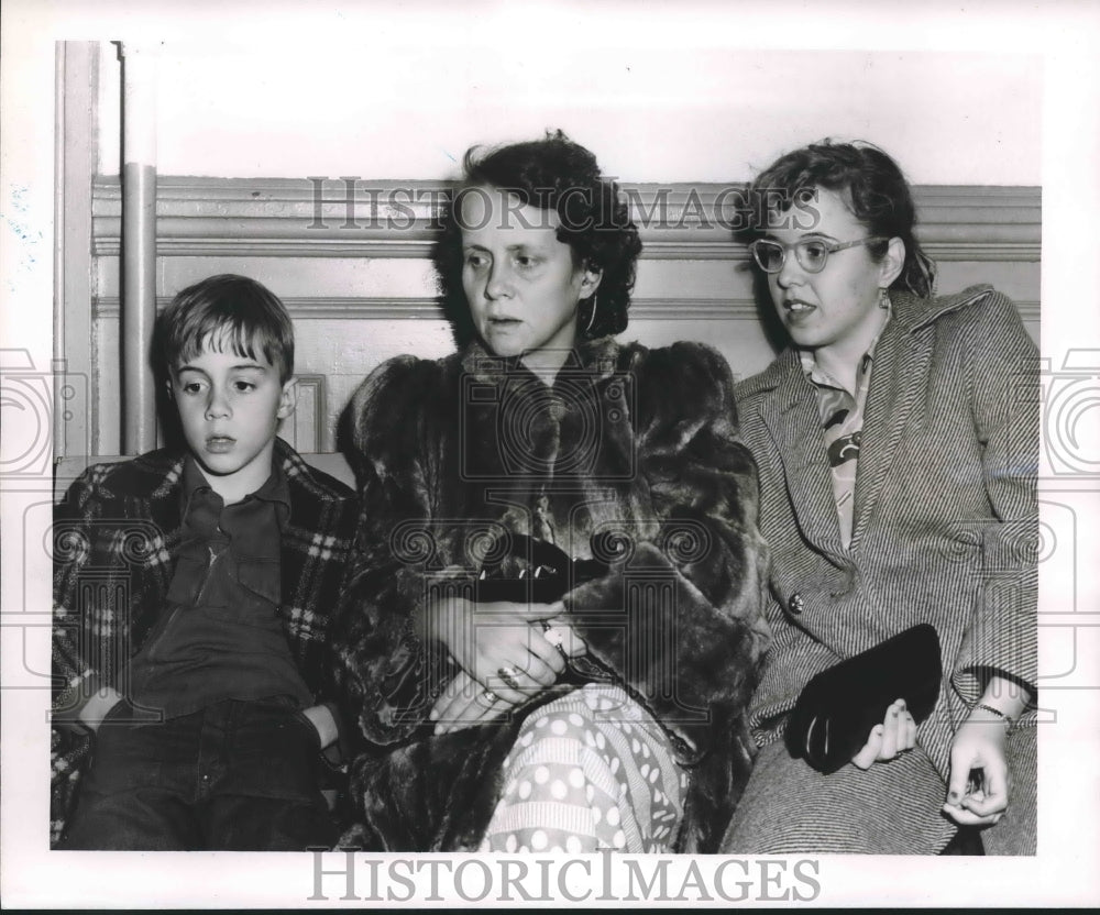 1952 Press Photo Mrs. Joseph Cogliati, Family of Kidnapped Child