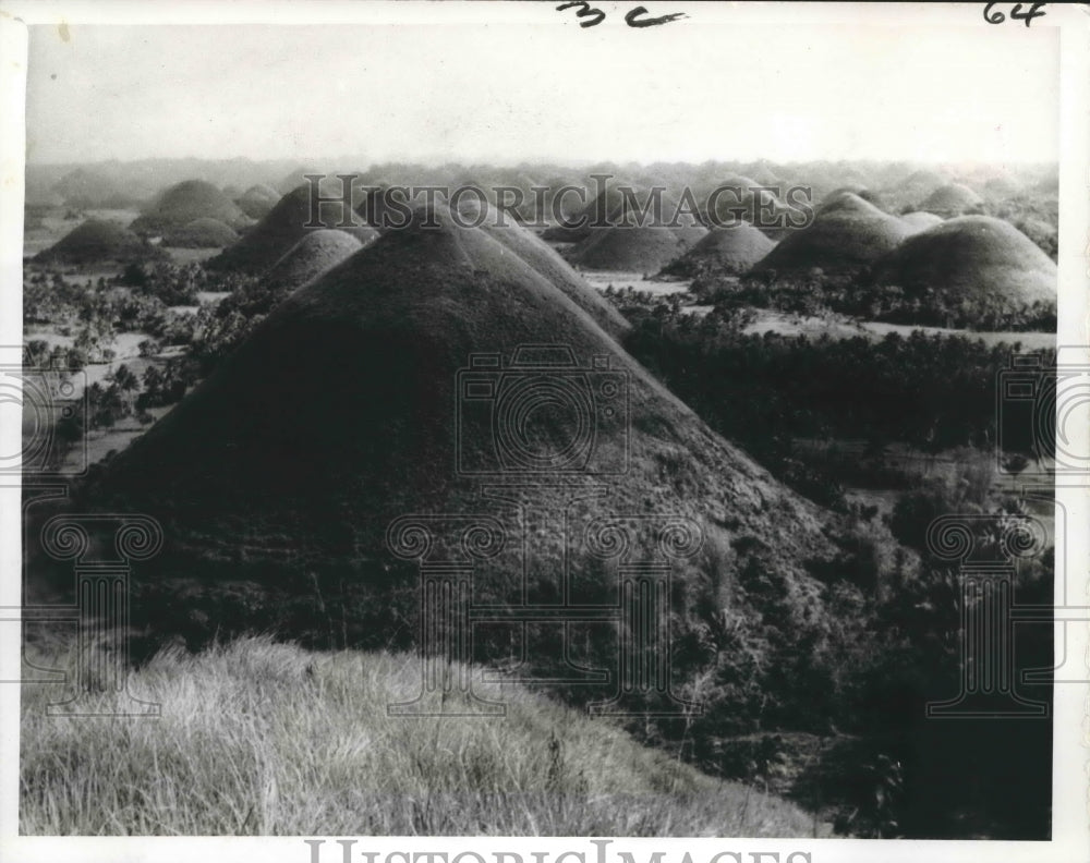 1963 Press Photo &quot;Chocolate Hills&quot; near Cebu, Philippines, from unknown origins