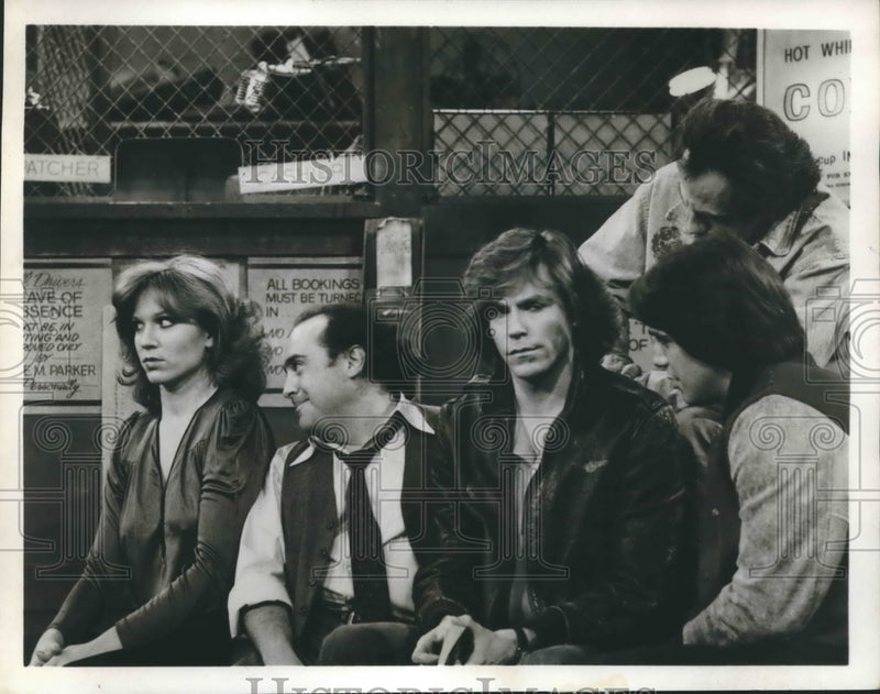 Load image into Gallery viewer, 1980 Press Photo "Taxi" - Cast of Episode "What Price Bobby," on ABC - nox12818
