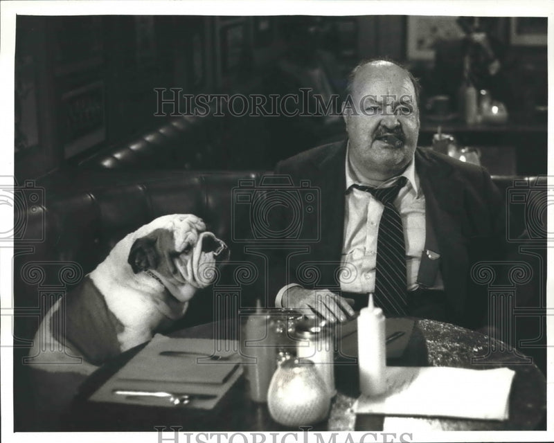 Load image into Gallery viewer, 1988 Press Photo "Jake and the Fatman" - William Conrad and Max the Dog on CBS
