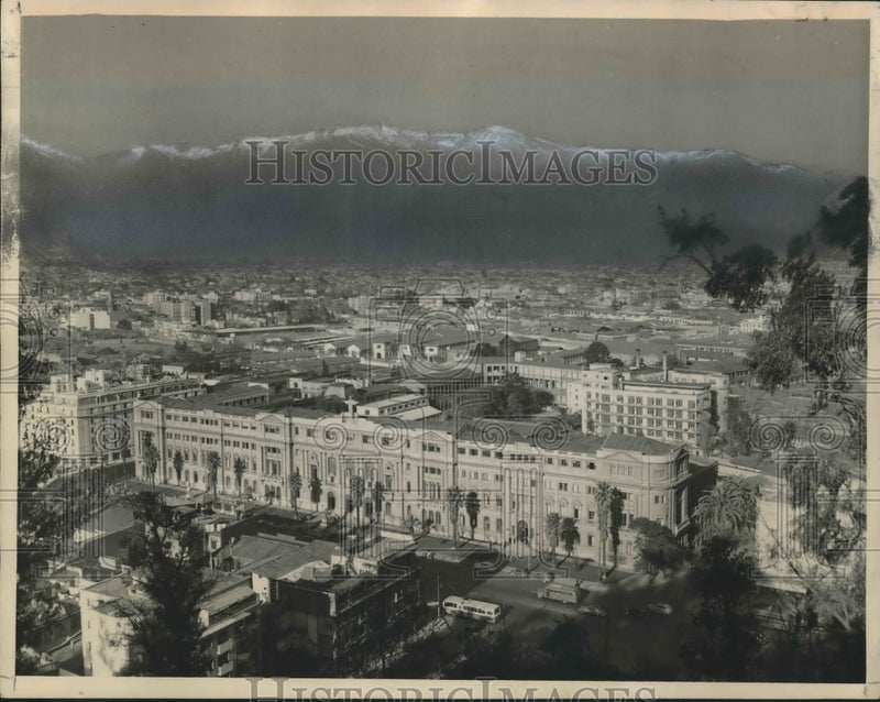 Load image into Gallery viewer, 1955 Press Photo Santiago, Chile encircled by snow-covered Andean peaks
