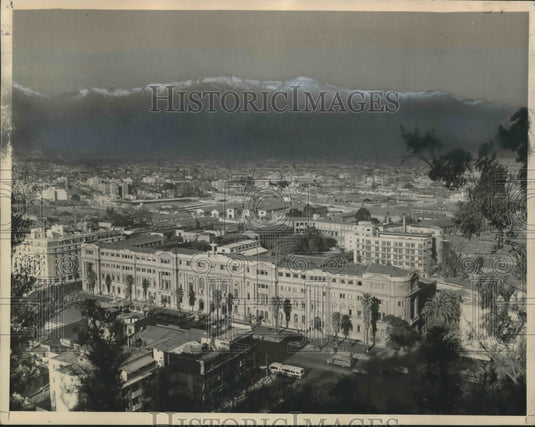 1955 Press Photo Santiago, Chile encircled by snow-covered Andean peaks