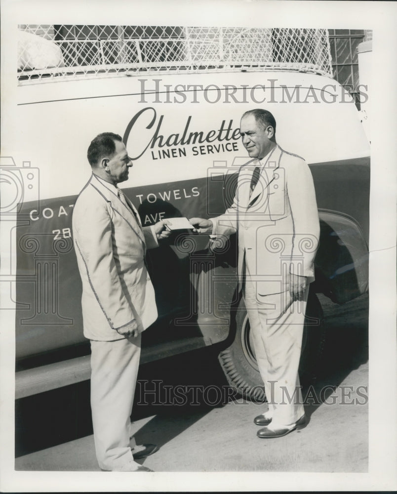 1975 Press Photo Chalmette Linen, Laundry &amp; Dry Cleaners Managers - nox13234- Historic Images