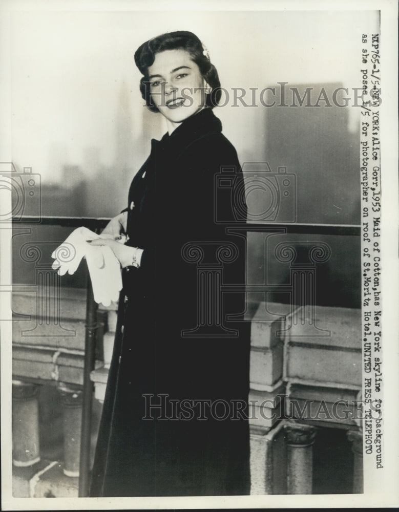 1953 Press Photo Maid of Cotton, Alice Gorr on Saint Moritz Hotel, New York- Historic Images