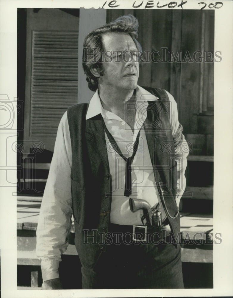 1973 Press Photo Richard Crenna in &quot;Shootout in a One Dog Town&quot; - nox13486- Historic Images