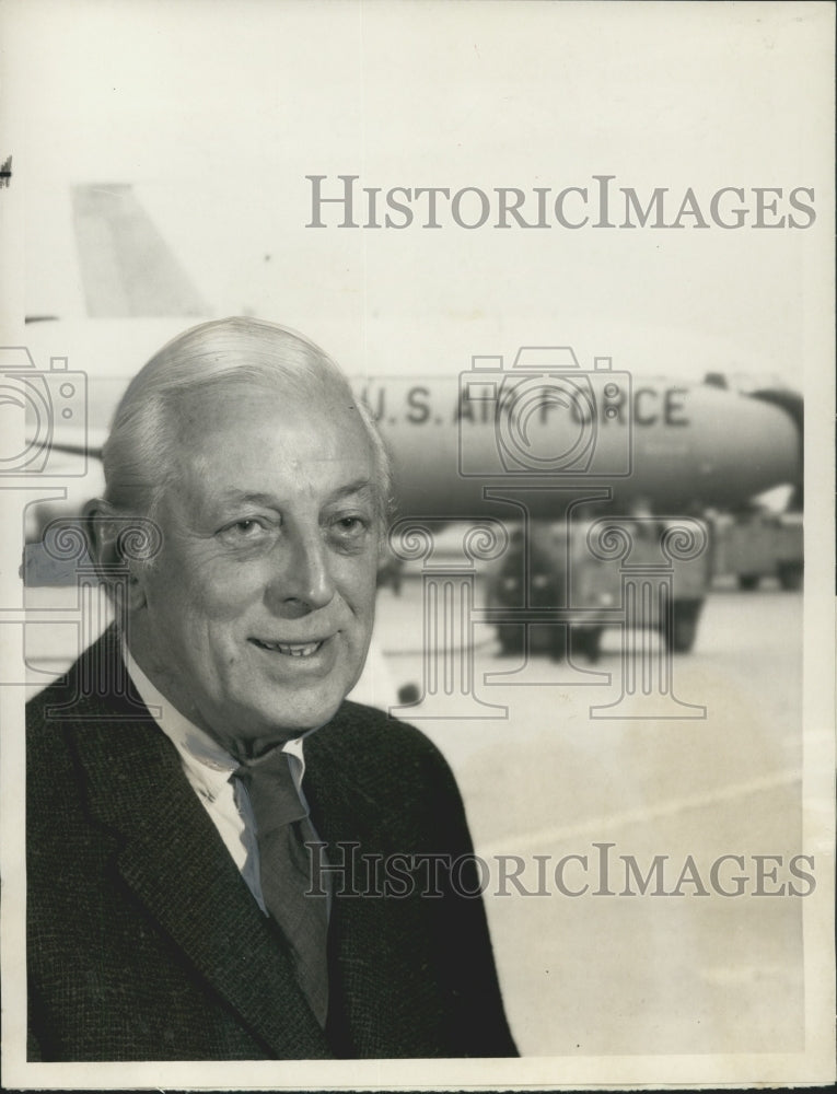 1973 Press Photo Commentator Alistair Cooke in &quot;America&quot; - nox13513- Historic Images