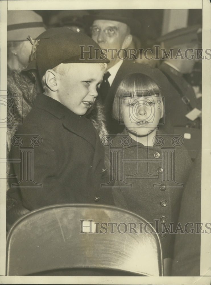 1935 Press Photo President Roosevelt&#39;s Grandchildren Watch Army Day Parade