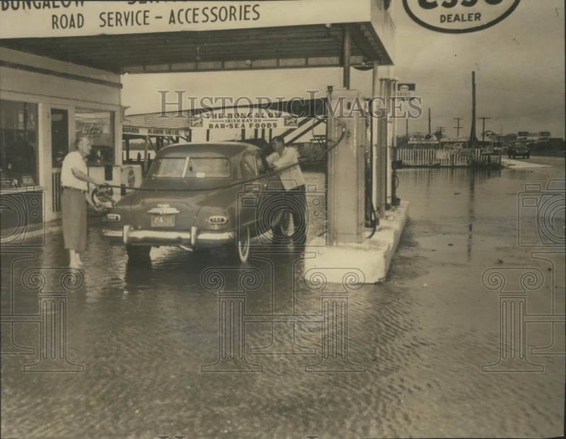 Load image into Gallery viewer, 1940 Press Photo Esso Station, Sturms - nox13932
