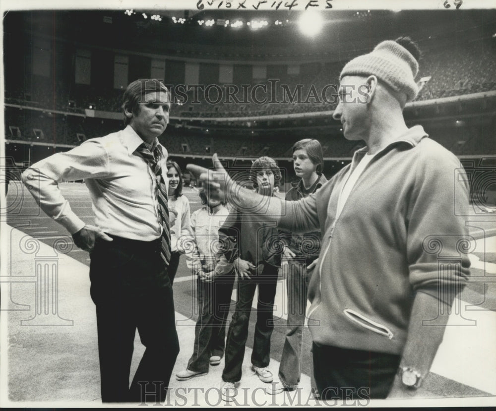 1976 Press Photo Sugar Bowl coaches Johnny Majors, Vince Dooley at the Superdome- Historic Images