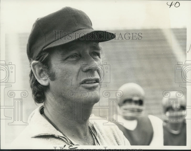 Load image into Gallery viewer, 1972 Press Photo Richard Crenna stars in CBS Tuesday Night Movie, "Footsteps"
