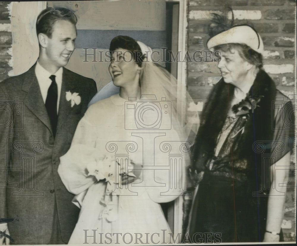 1950 Press Photo Mrs. Roosevelt at Wedding of Curtis Roosevelt Dall, Wife Robin