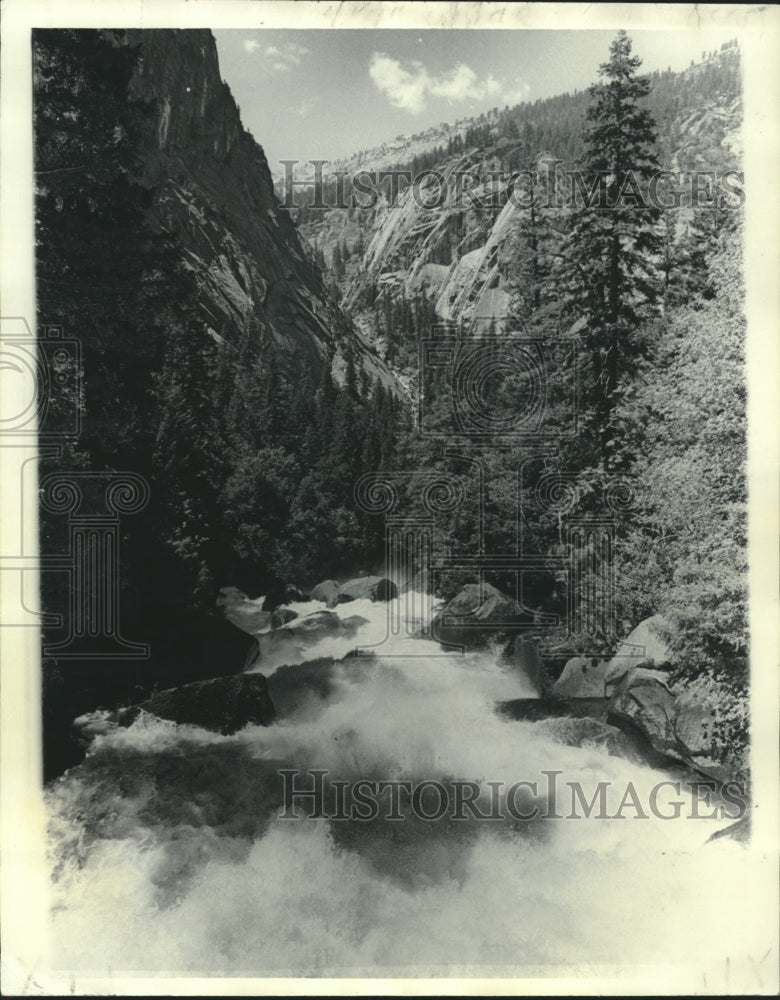 1975 Press Photo Rapids of the Merced River in Yellowstone National Park