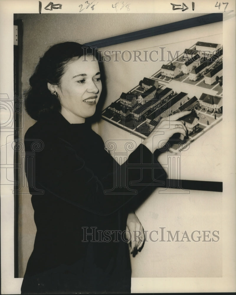 Load image into Gallery viewer, 1949 Press Photo Child Care Center which Mrs. Jacqueline Counts supervises
