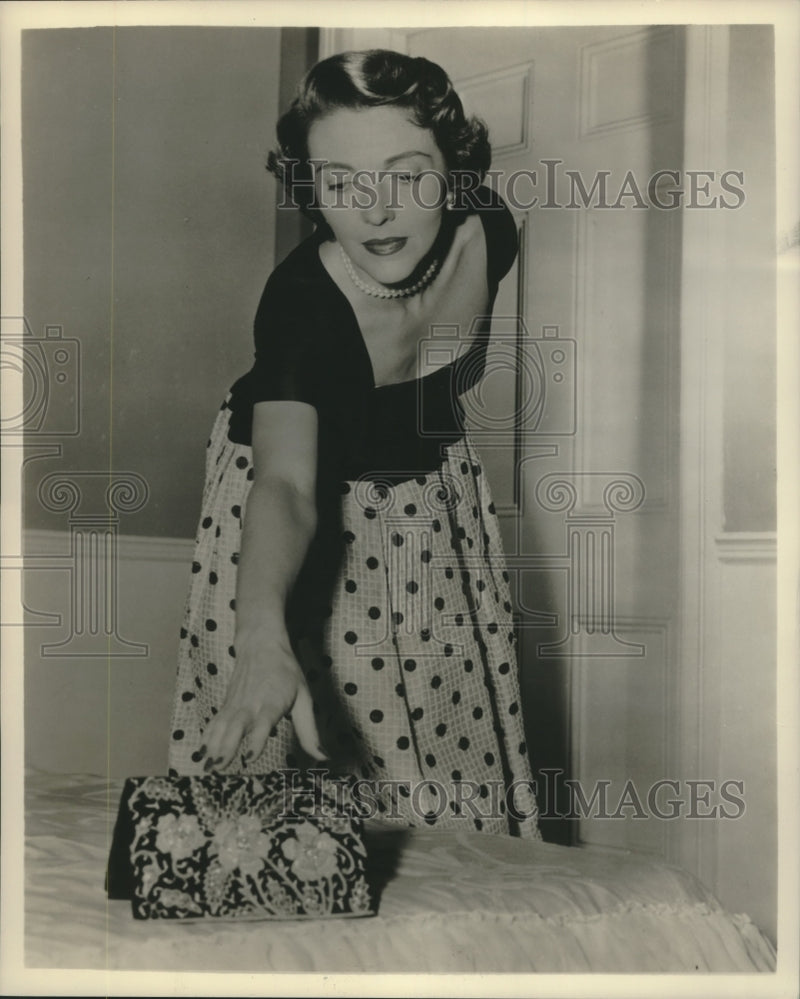 Load image into Gallery viewer, 1956 Press Photo Nancy Davis in "That's The Man" - nox14807
