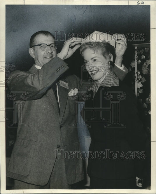 1955 Press Photo Dorothy Courtney Crowned "Miss Printers' Devil" in New Orleans- Historic Images