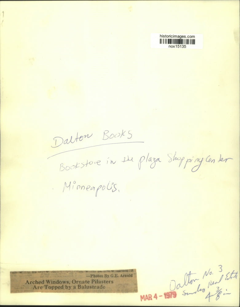 Load image into Gallery viewer, 1979 Press Photo Dalton Number 3 Bookstore in Plaza Shopping Center, Minneapolis
