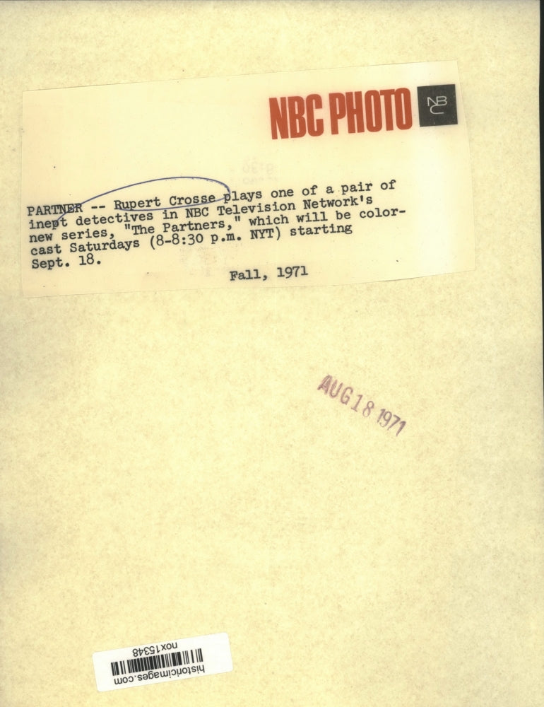 Load image into Gallery viewer, 1971 Press Photo Rupert Crosse plays detective in The Partners on NBC
